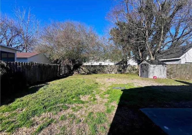 Building Photo - 306 E Leicester Ave