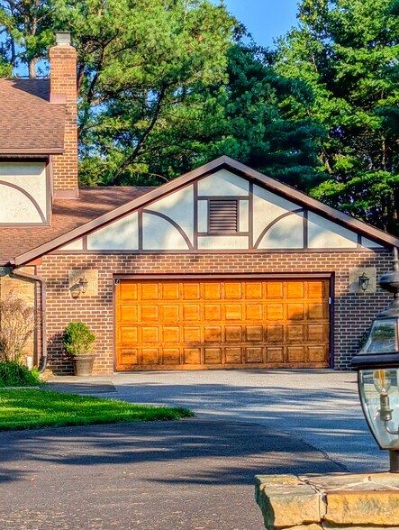 Building Photo - 6636 Isle of Skye Dr