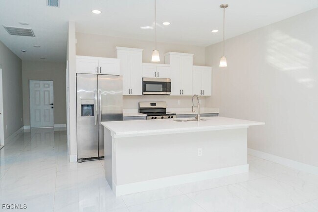 Building Photo - 4419 22nd St SW