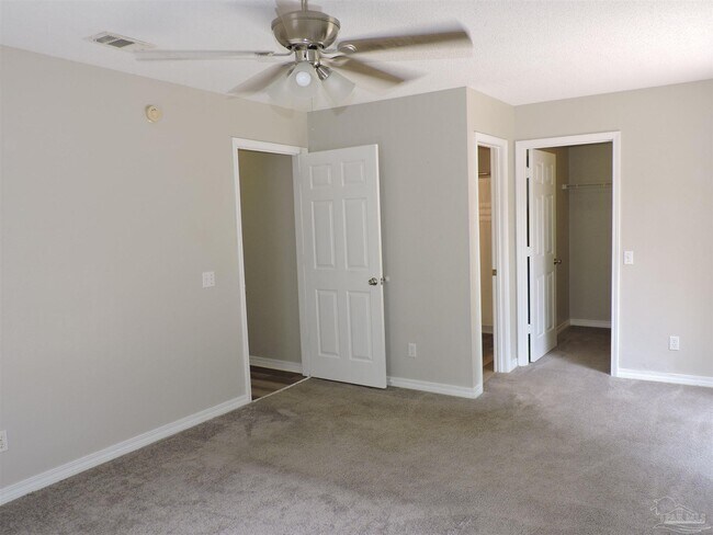 Building Photo - 5525 Woodsman Ct