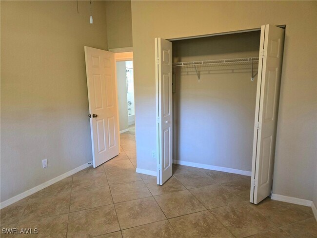 Building Photo - 2063 Imperial Cir
