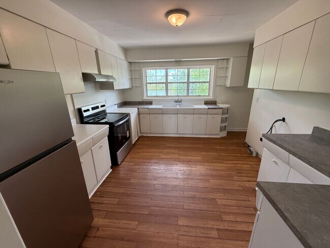 Building Photo - 114 Lookout Cir SW