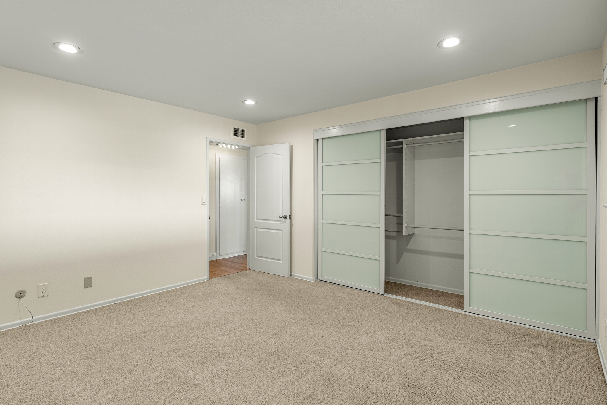 Building Photo - 817 Malone Dr