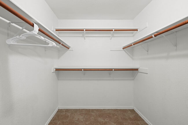 Building Photo - Cline