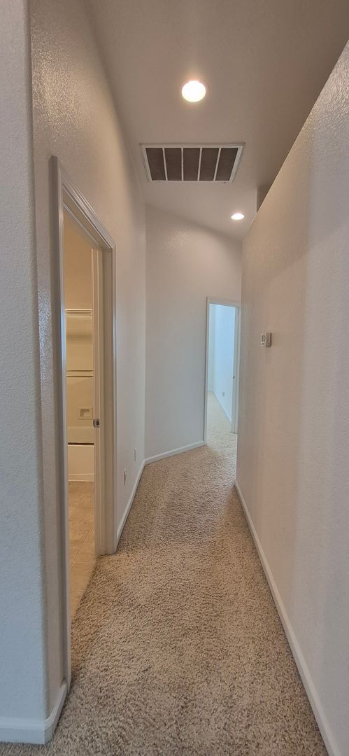 Building Photo - 1085 Crystal Springs Dr