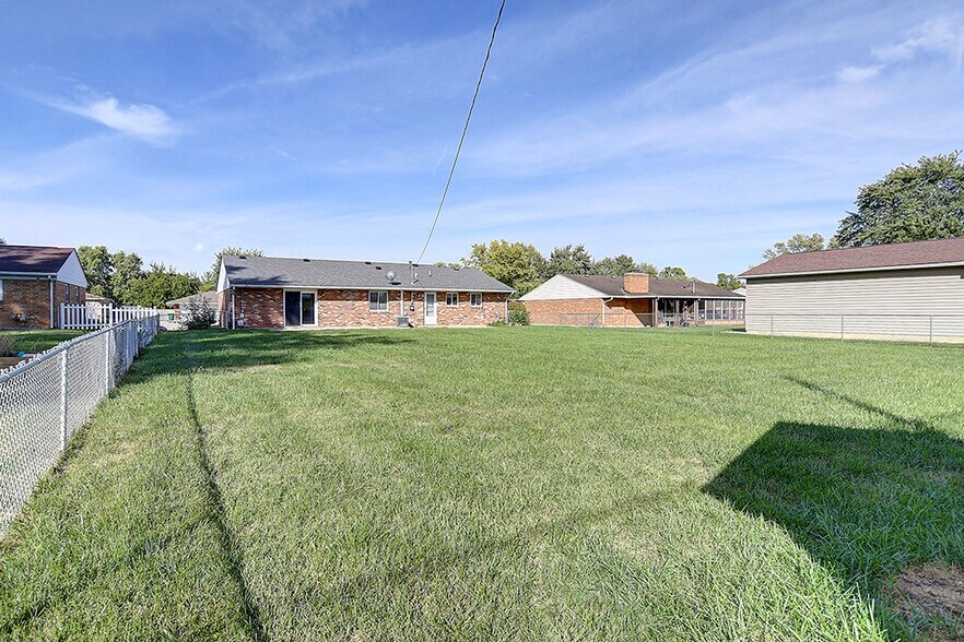Building Photo - 2306 Southlea Dr