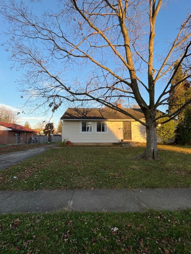 Building Photo - 3 Bed 1.5 Bath Single Family Home in North...