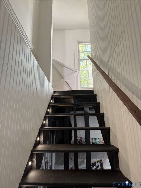 Building Photo - 8 English Oak Cir