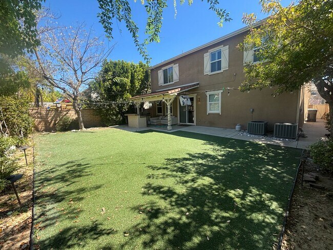 Building Photo - Short Term Lease - Grand 4-Bedroom Home with Entertainer's Yard in Gated River Village!