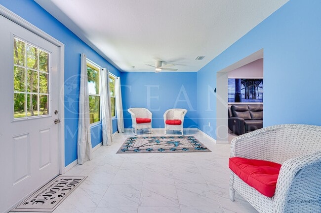 Building Photo - Beautifully Furnished 2BR Home + Bonus Room
