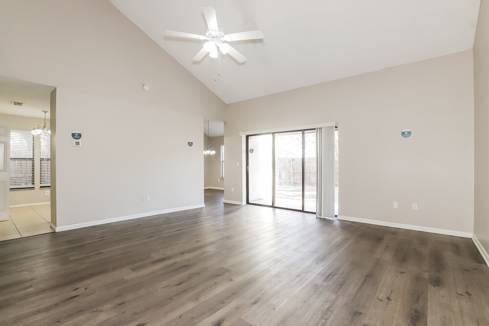 Building Photo - 2416 Kenwick Dr