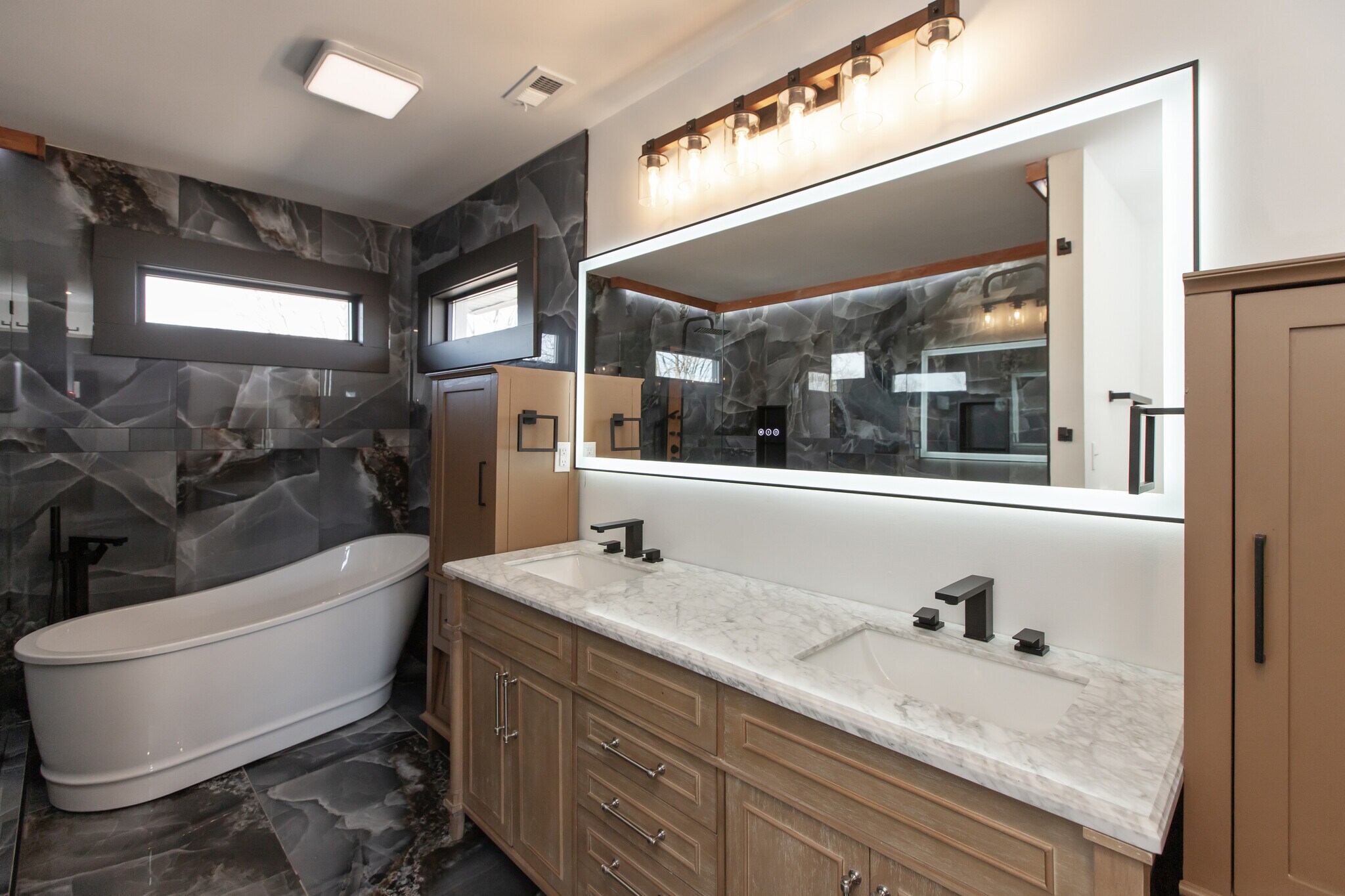 Building Photo - 2828 N Illinois St