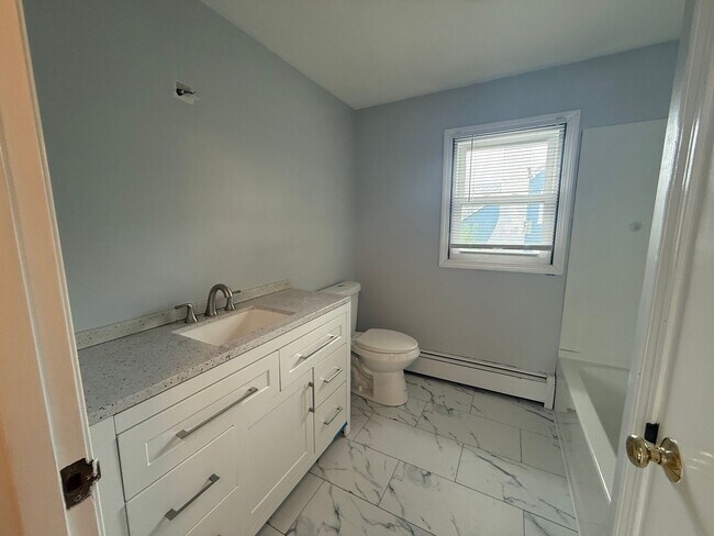 Building Photo - Charming 3-Bedroom Single-Family Home
