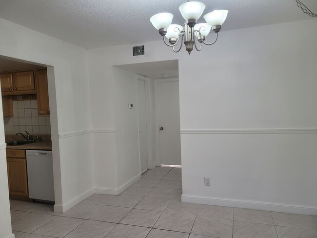 Building Photo - FOR RENT!!! BEAUTIFUL AND SPACIOUS 1 BED 1 BATH CONDO (FIRST FLOOR)...