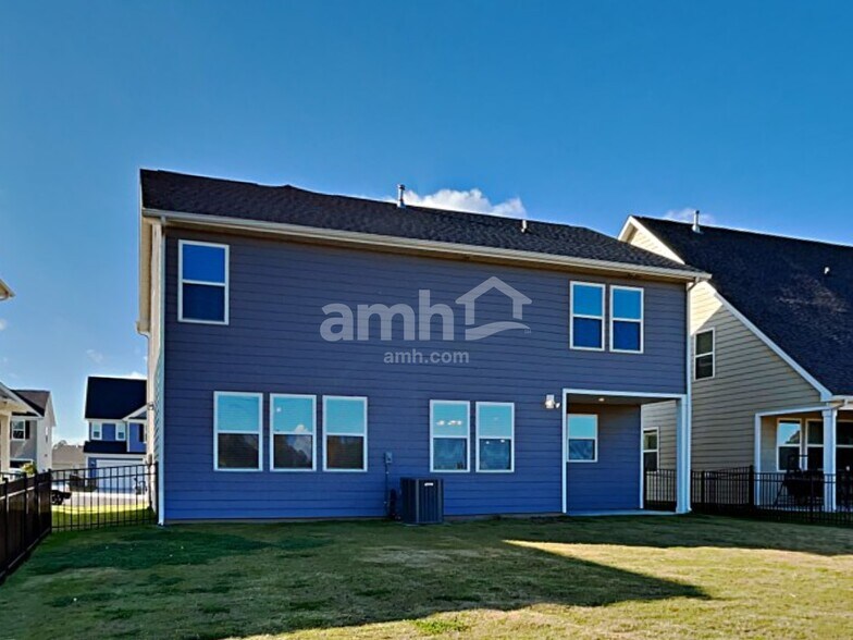 Building Photo - 111 Samara Ln