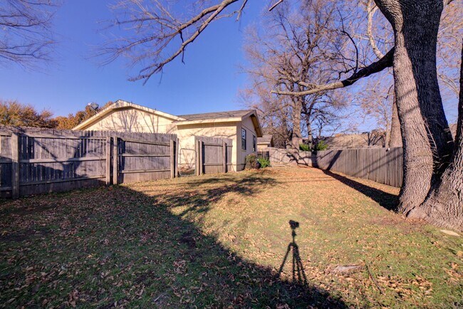 Building Photo - 8041-8041 S 79th E Ave