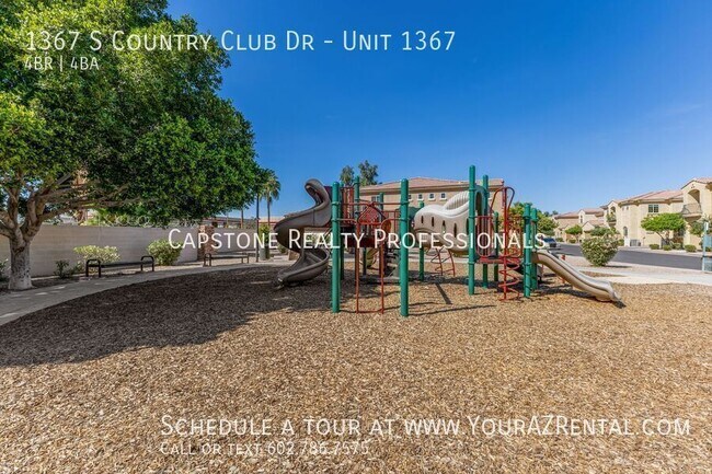 Building Photo - 1367 S Country Club Dr
