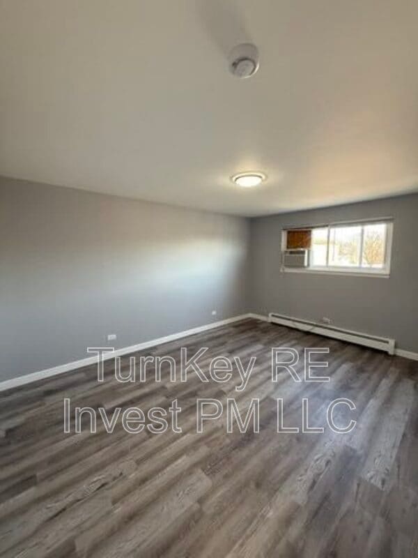 Building Photo - 1685 Harbor Ave