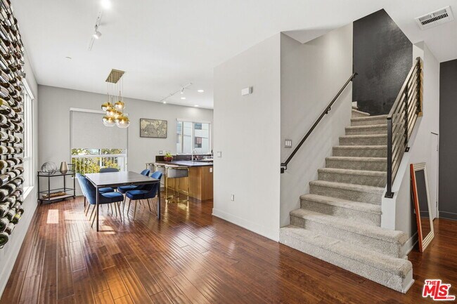 Building Photo - 5911 Saturn St