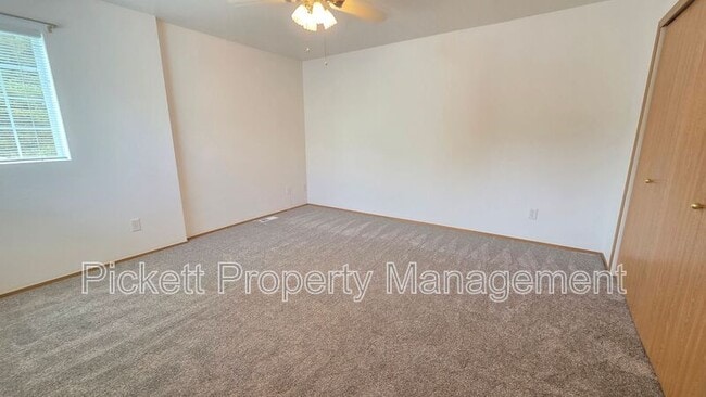 Building Photo - 11615 Breckenridge Ln NW