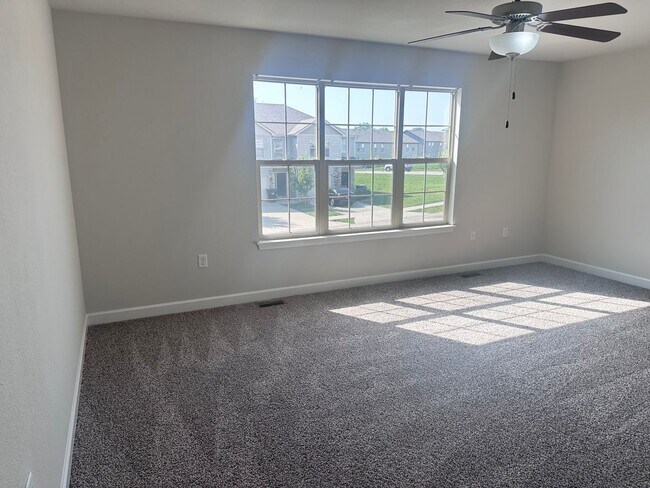 Building Photo - 1431 NE Mary Ct
