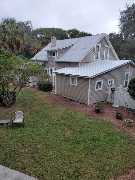 Courtyard - 5511 11th St