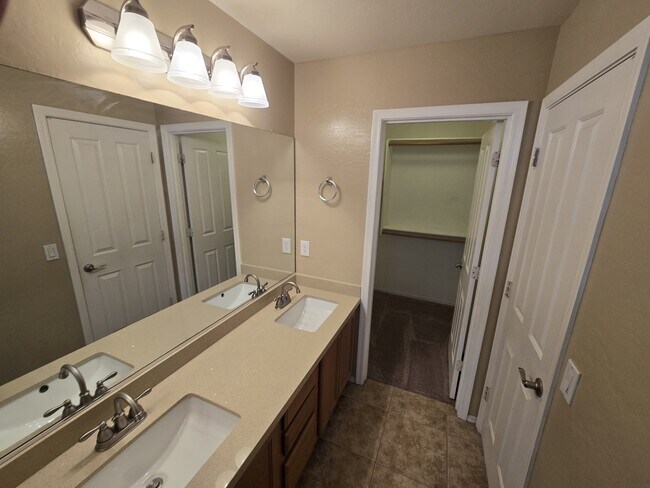 Building Photo - 6072 S Tucana Ln