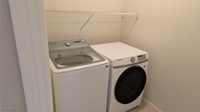 Building Photo - 2291 W Horizon Ridge Pkwy