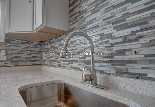 Building Photo - 4306 Louisiana Pl
