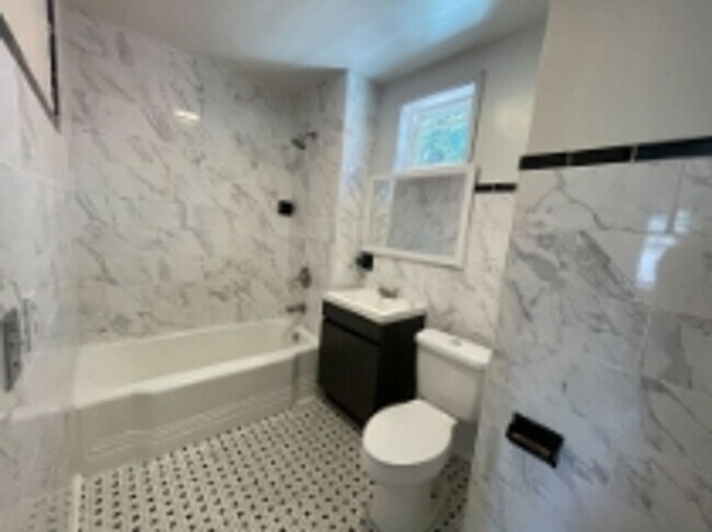 Building Photo - 13 S Marshall St