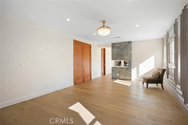 Building Photo - 2065 E Altadena Dr