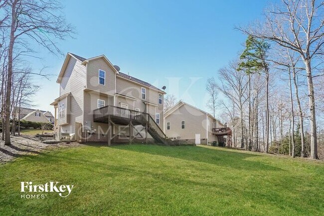 Building Photo - 121 Millwood Dr