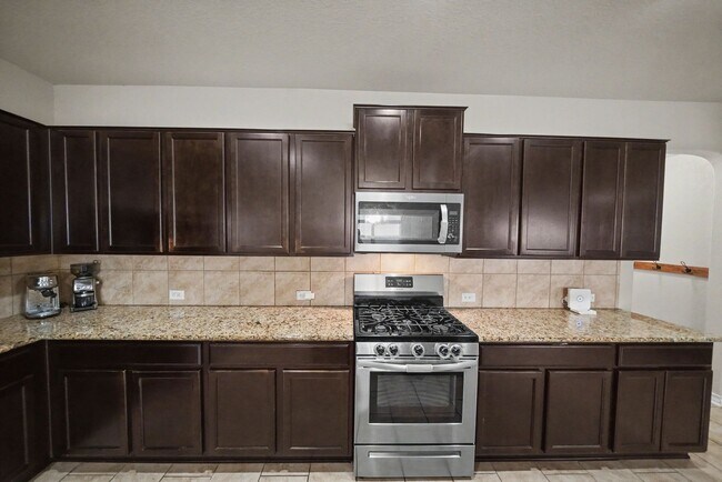 Building Photo - Spacious 4-Bedroom Retreat in Desirable Miller Ranch - Realtor Commission: $500