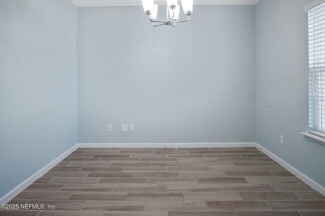 Building Photo - 351 St James Way