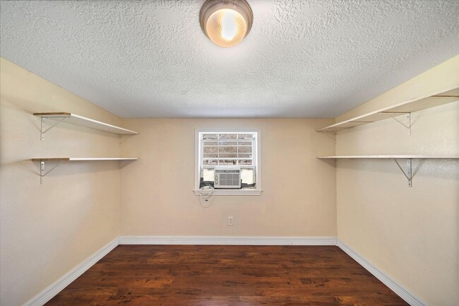 Building Photo - 29115 Cherokee Ln