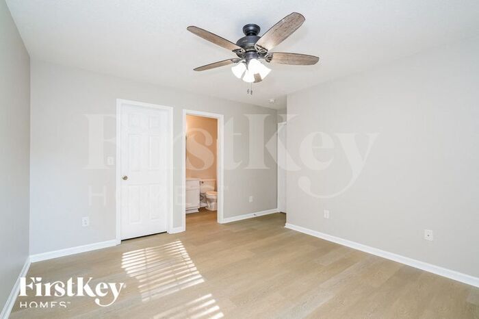 Building Photo - 10243 Blue Sky Dr