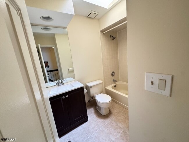 Building Photo - 3606 Cricket Cir
