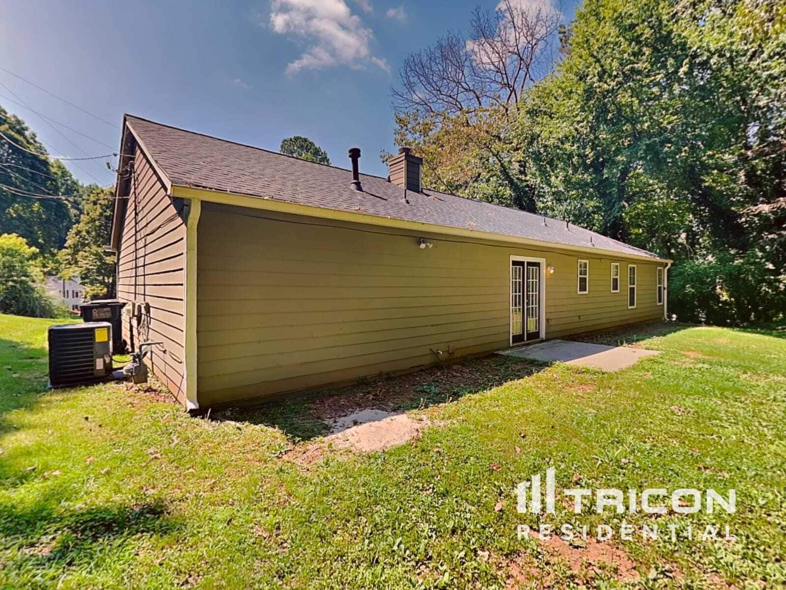 Building Photo - 38 Ann Cir