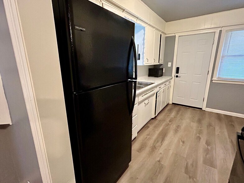 Building Photo - 3044 NW 28th St