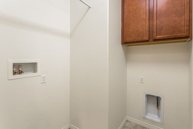 Building Photo - 3714 Rosena Ranch Rd