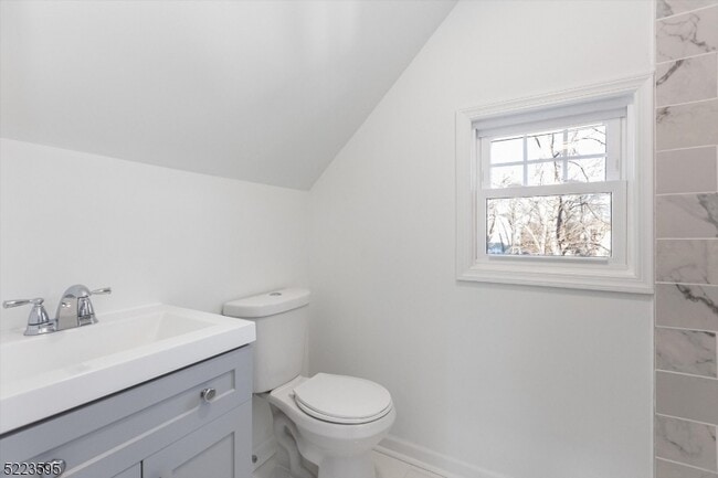 Building Photo - 55 Pleasant Way