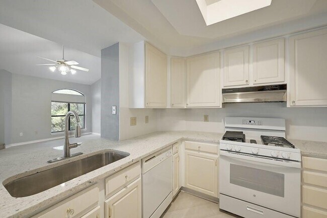 Building Photo - 1000 Liberty Park Dr