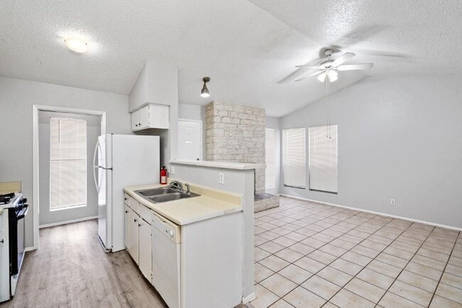 Building Photo - 10440 Doc Holliday Trail