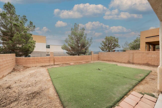 Building Photo - 3 bedroom - 2 story home located in 89141