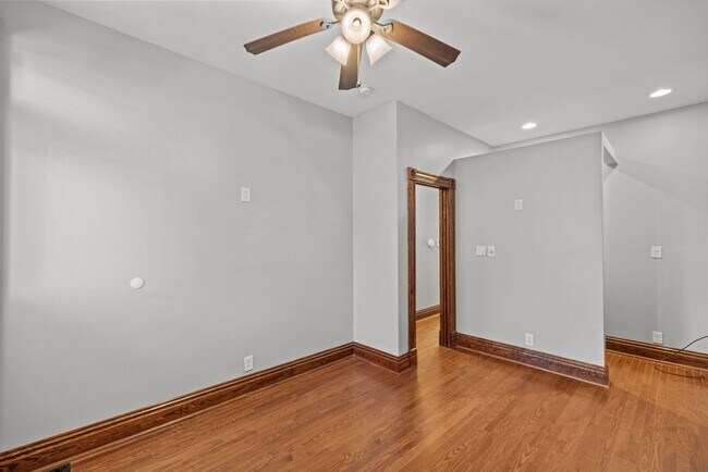 Building Photo - Charming 2 Bedroom Apartment in Benton Par...