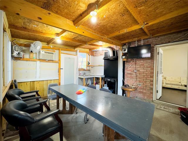 Building Photo - 3838 Brandon Park Dr