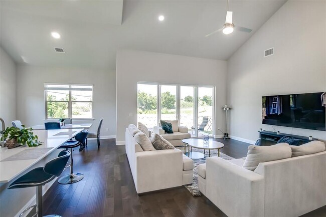 Building Photo - 16701 Casa Anna Dr.