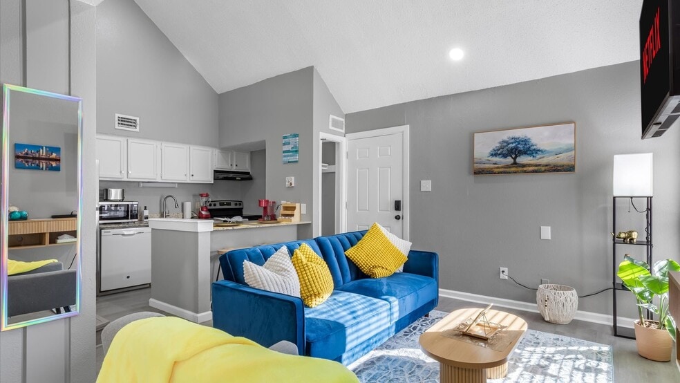 Building Photo - 7900 Brookriver Dr