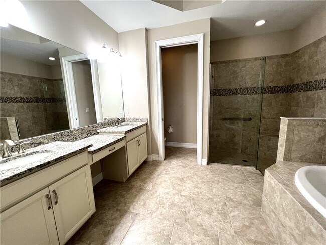 Building Photo - 120 Ventosa Pl