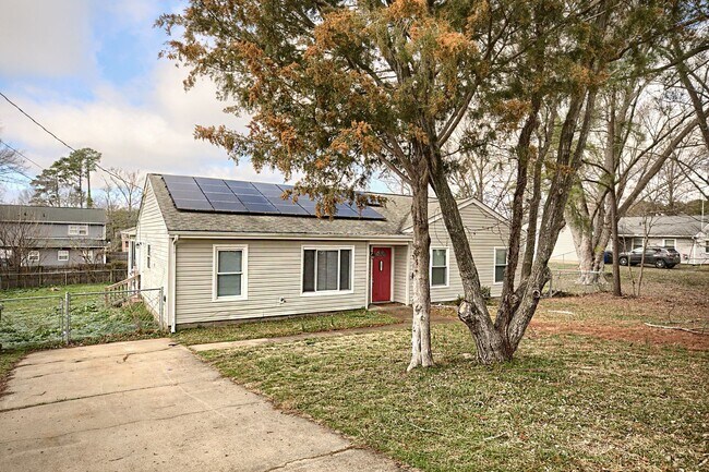 Building Photo - For more information, contact Sabrina at 757-767-0767